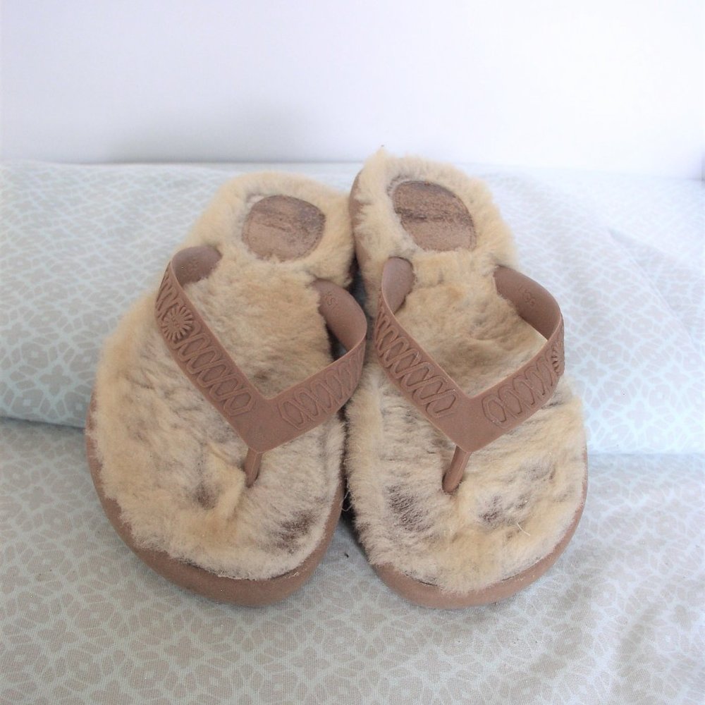 RARE UGGS furry FLIP FLOPS girls size 13